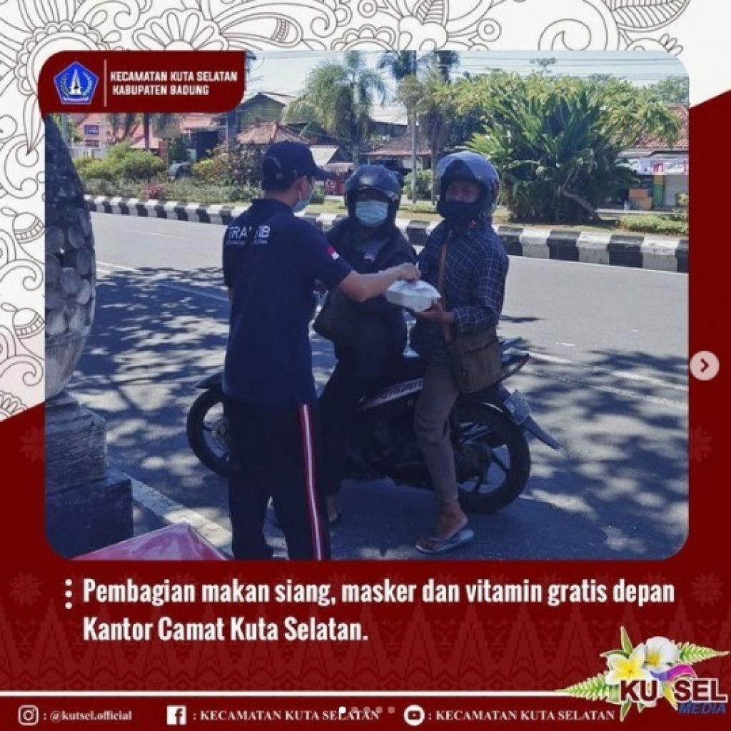 Pembagian makan siang, masker dan vitamin gratis depan Kantor Camat Kuta Selatan.
